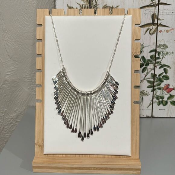 Liz Claiborne Silver Tone Spoon Fringe Necklace - Picture 1 of 4